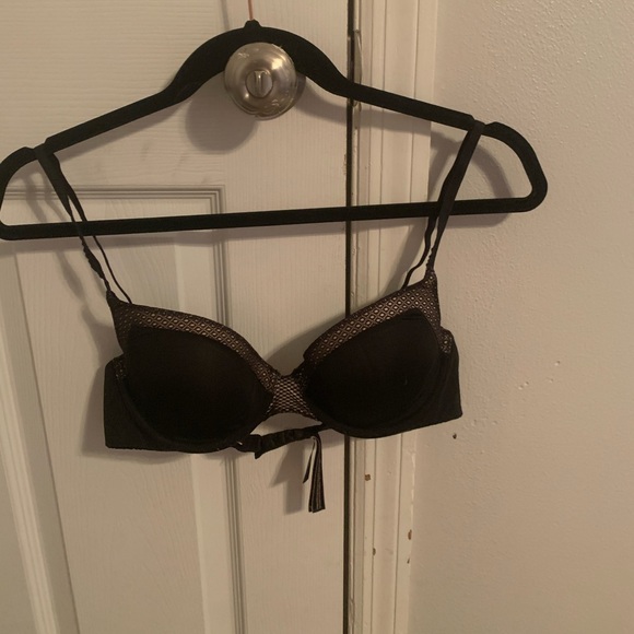 Victoria’s Secret plunge tshirt bra - Picture 2 of 3